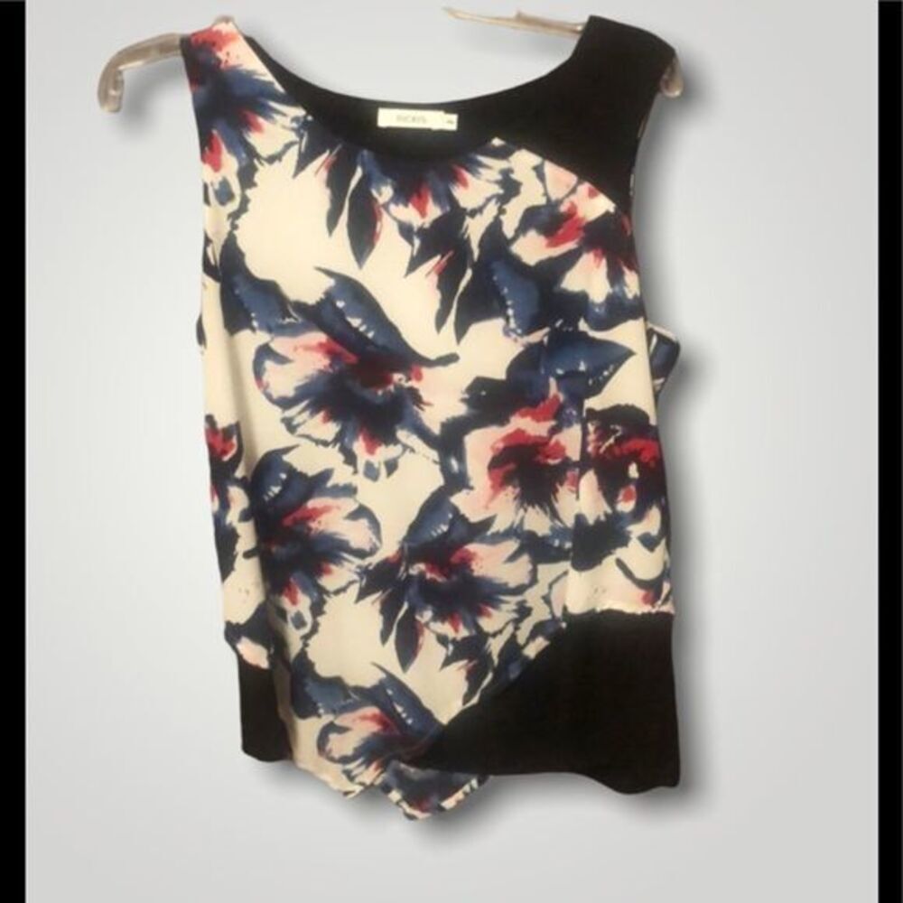 ⭐️RICKI’S Dressy tank